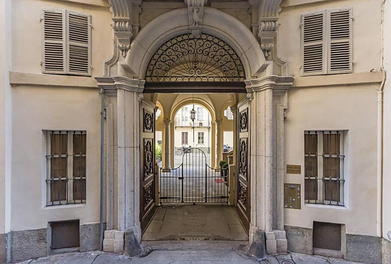 Tourinturin Appartamento In Torino Centro エクステリア 写真